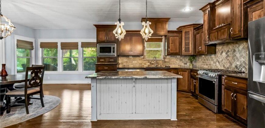4527 Verona Drive, Riverside, MO 64150