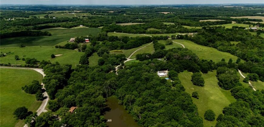 17635 Stubbs Station Road, Camden Point, MO 64018