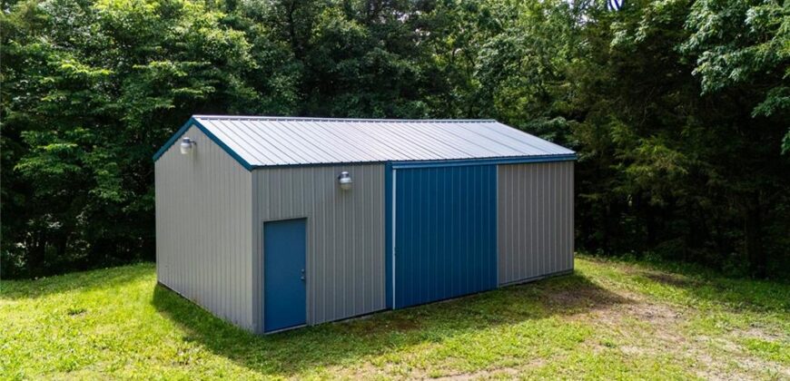 17635 Stubbs Station Road, Camden Point, MO 64018