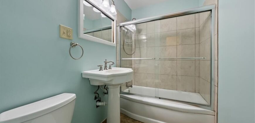 606 67th Place, Kansas City, MO 64118
