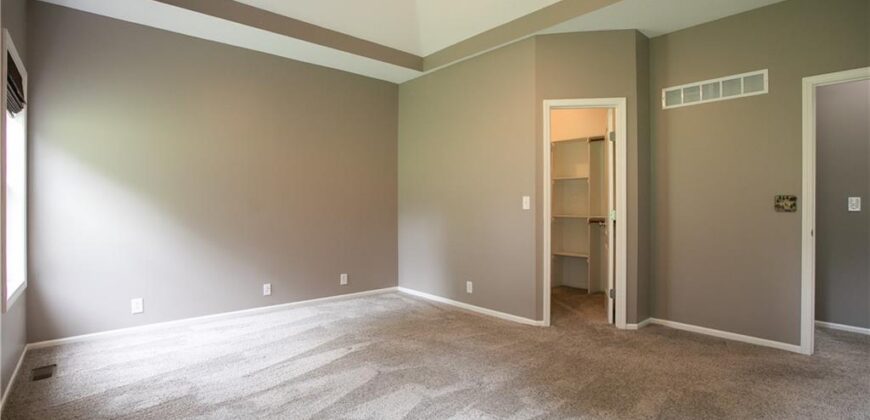 27175 Webster Court, Weston, MO 64098