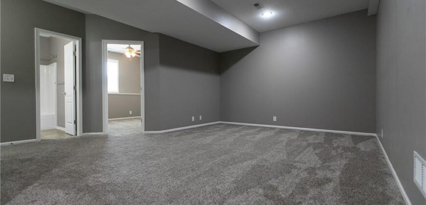 27175 Webster Court, Weston, MO 64098