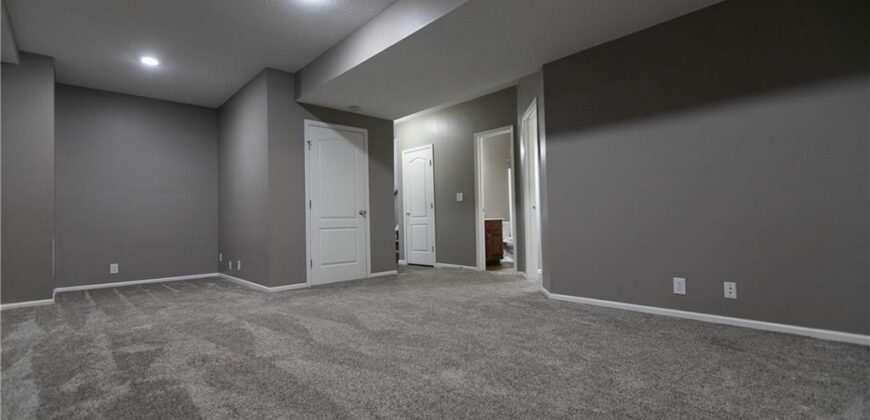 27175 Webster Court, Weston, MO 64098