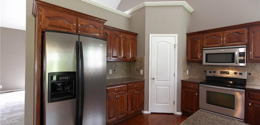 27175 Webster Court, Weston, MO 64098