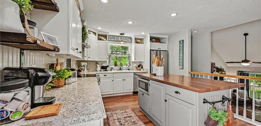 15215 Terra Pulchra Drive, Smithville, MO 64089
