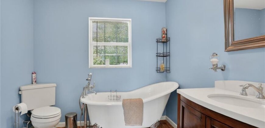 113 NORTH SHORE Drive, Lake Waukomis, MO 64151