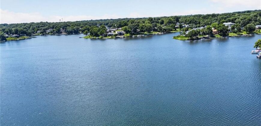 113 NORTH SHORE Drive, Lake Waukomis, MO 64151