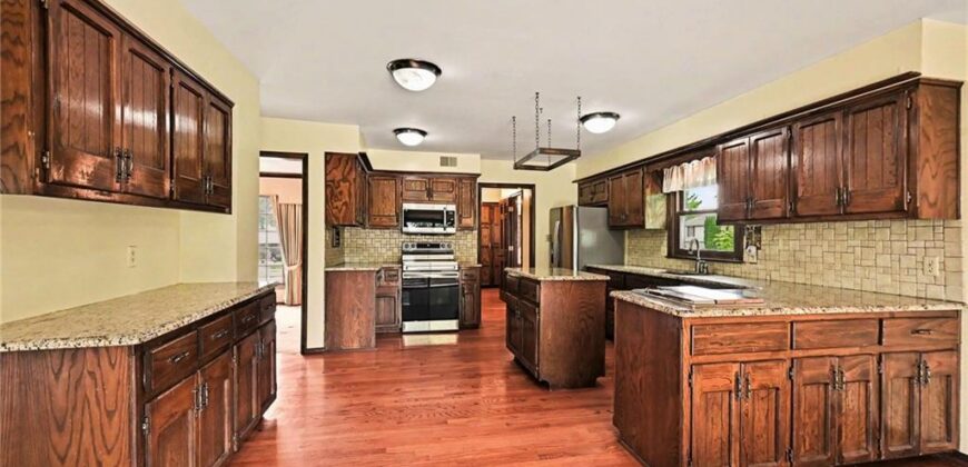 9711 Betsy Ross Lane, Liberty, MO 64068