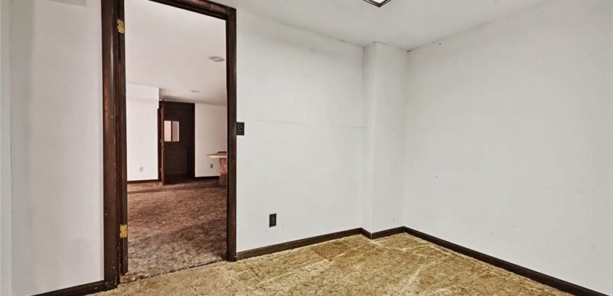 9711 Betsy Ross Lane, Liberty, MO 64068