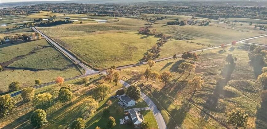 9711 Betsy Ross Lane, Liberty, MO 64068