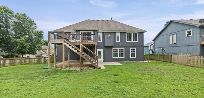 414 Donegal Drive, Smithville, MO 64089