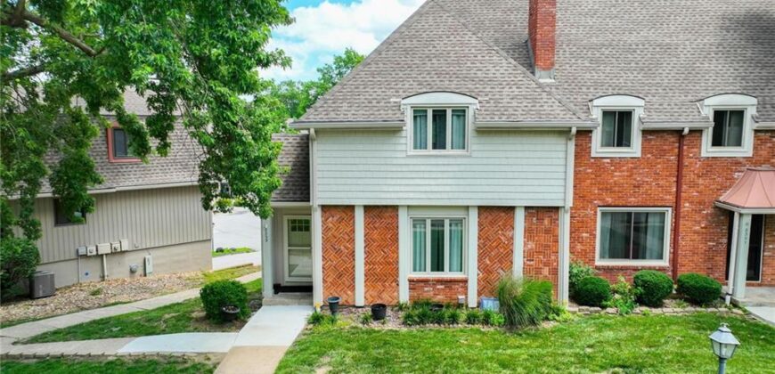 8399 Waukomis Drive, Kansas City, MO 64154
