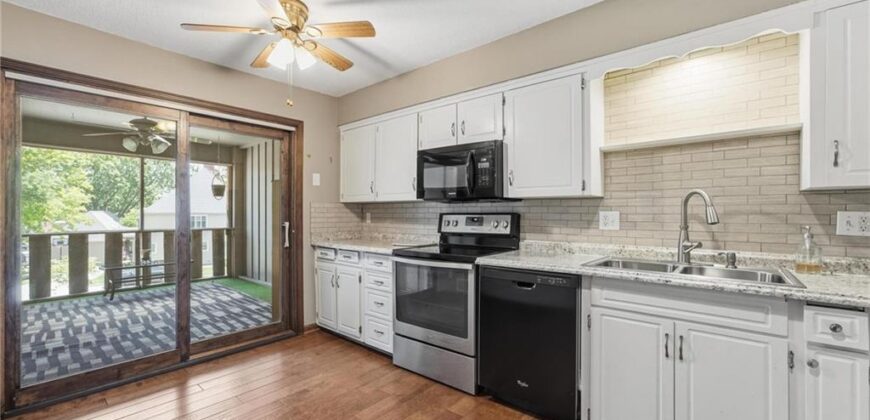 8399 Waukomis Drive, Kansas City, MO 64154