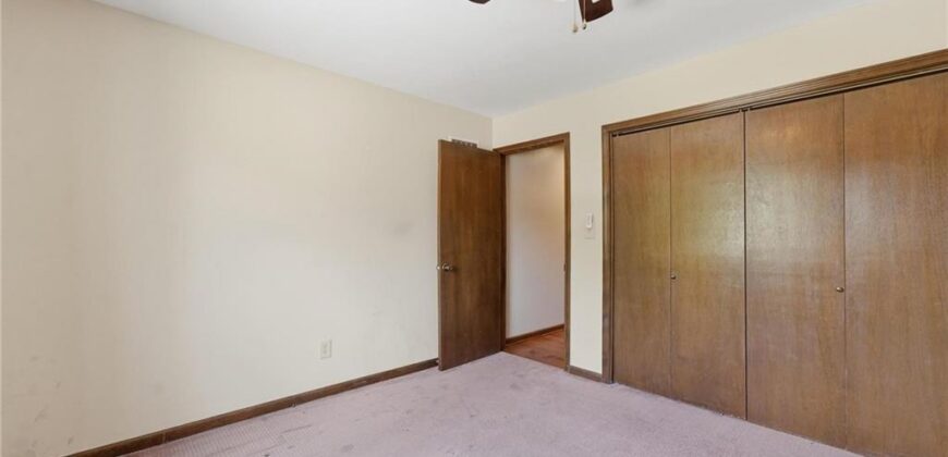 8399 Waukomis Drive, Kansas City, MO 64154