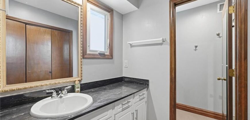 8399 Waukomis Drive, Kansas City, MO 64154