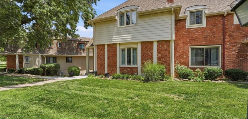 8399 Waukomis Drive, Kansas City, MO 64154