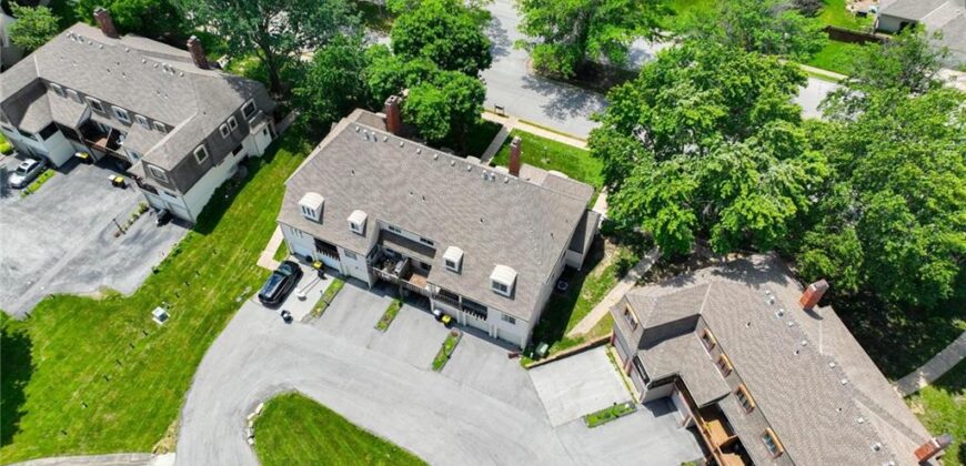 8399 Waukomis Drive, Kansas City, MO 64154