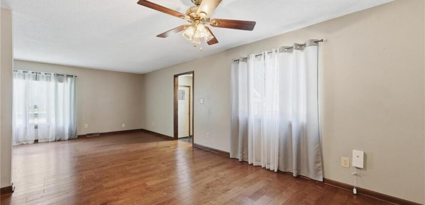8399 Waukomis Drive, Kansas City, MO 64154