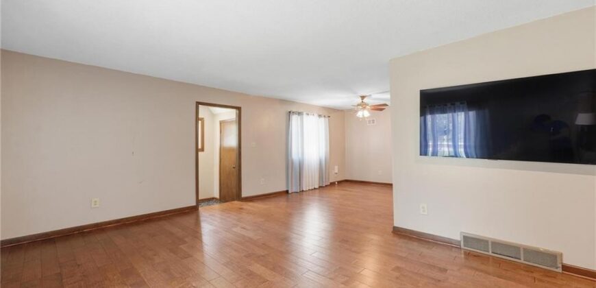 8399 Waukomis Drive, Kansas City, MO 64154