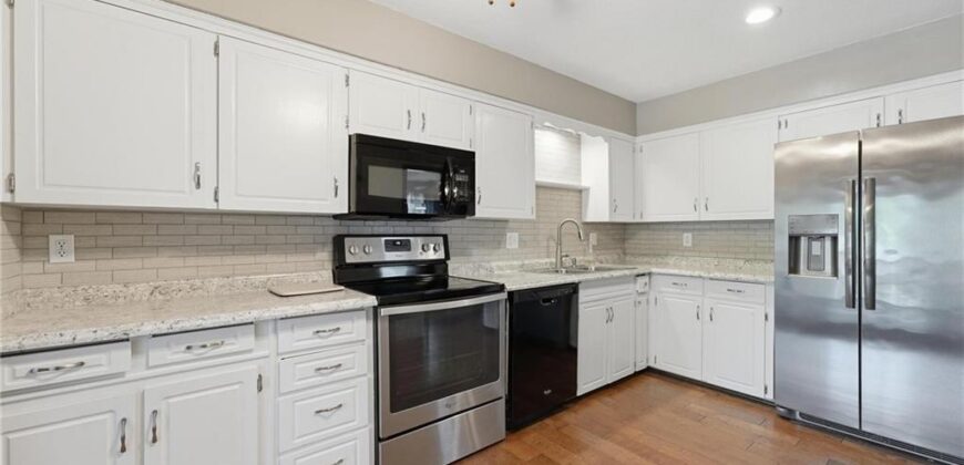 8399 Waukomis Drive, Kansas City, MO 64154