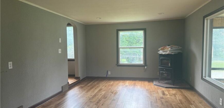 1325 NE Marvin Court, Kansas City, MO 64118