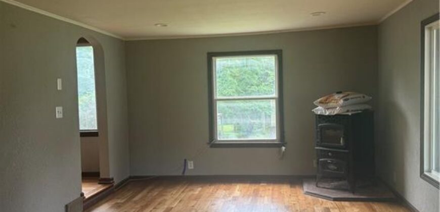 1325 NE Marvin Court, Kansas City, MO 64118