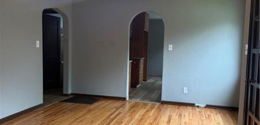 1325 NE Marvin Court, Kansas City, MO 64118
