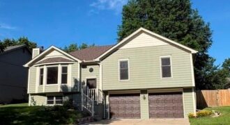 8611 N Virginia Avenue, Kansas City, MO 64155