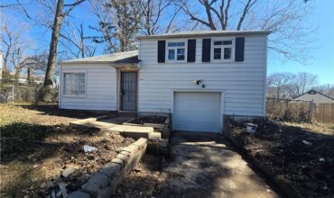 4405 N Oak Trafficway, Kansas City, MO 64116