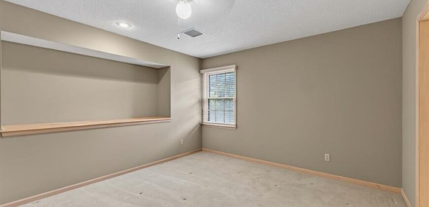 3609 NW 75th Court, Kansas City, MO 64151