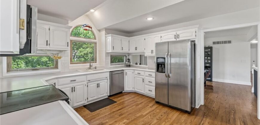1808 NE 82nd Place, Kansas City, MO 64118
