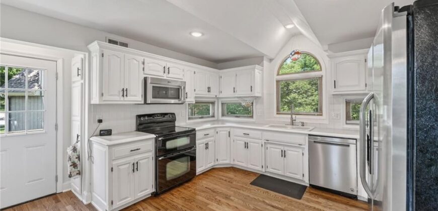 1808 NE 82nd Place, Kansas City, MO 64118
