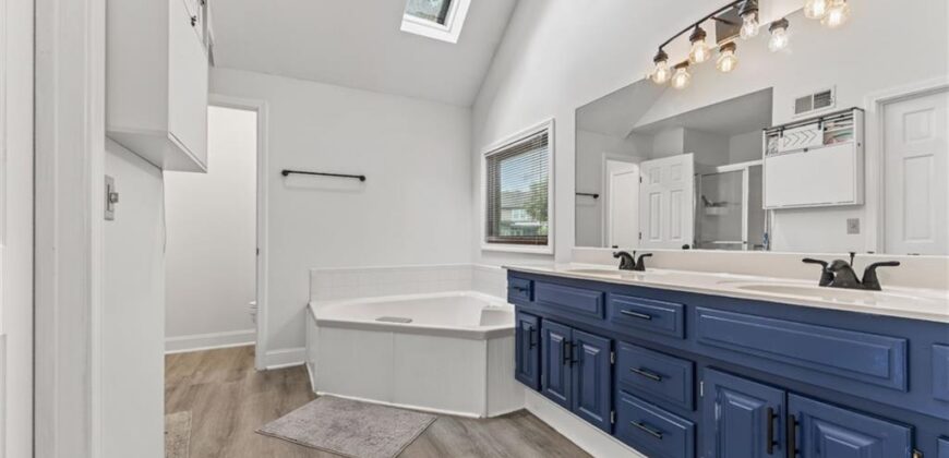 1808 NE 82nd Place, Kansas City, MO 64118