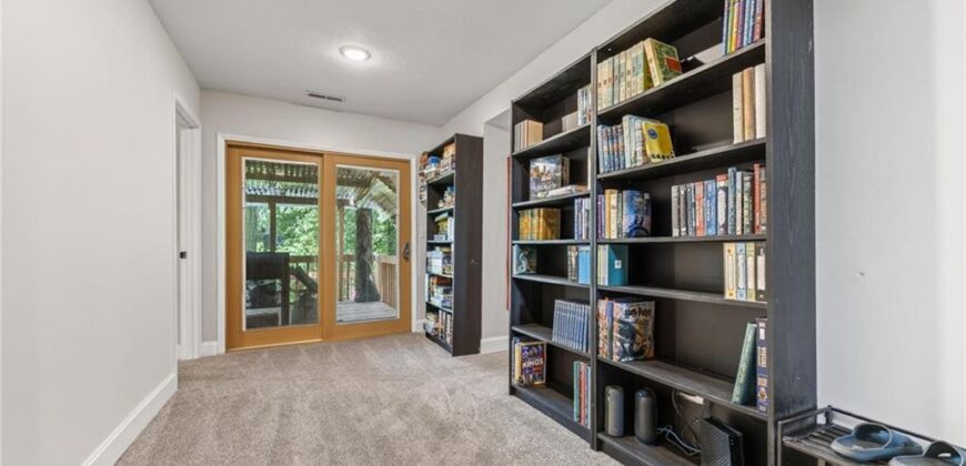 1808 NE 82nd Place, Kansas City, MO 64118