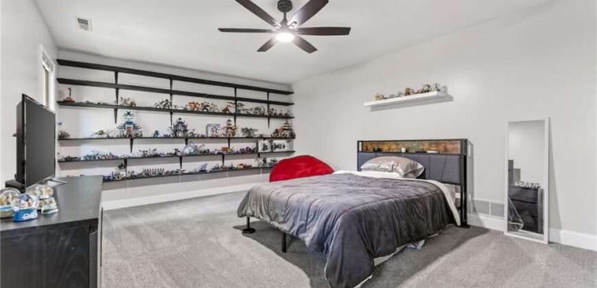 1808 NE 82nd Place, Kansas City, MO 64118