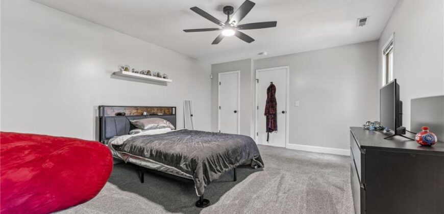 1808 NE 82nd Place, Kansas City, MO 64118