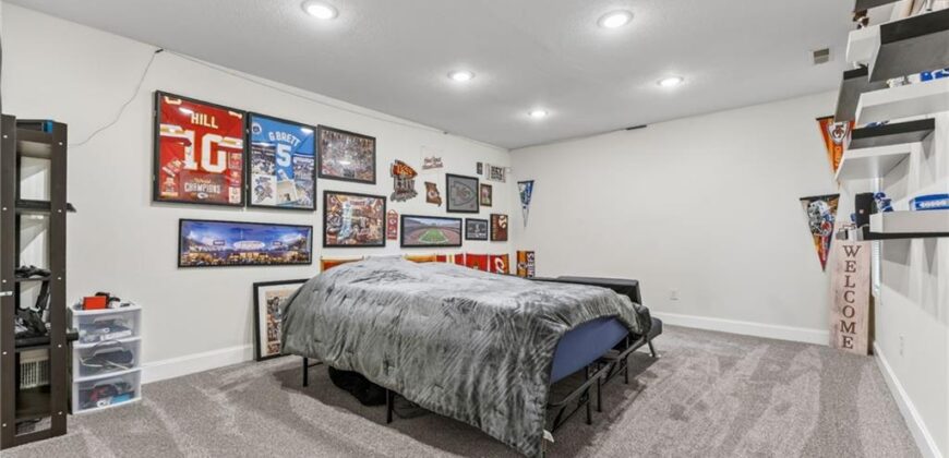 1808 NE 82nd Place, Kansas City, MO 64118