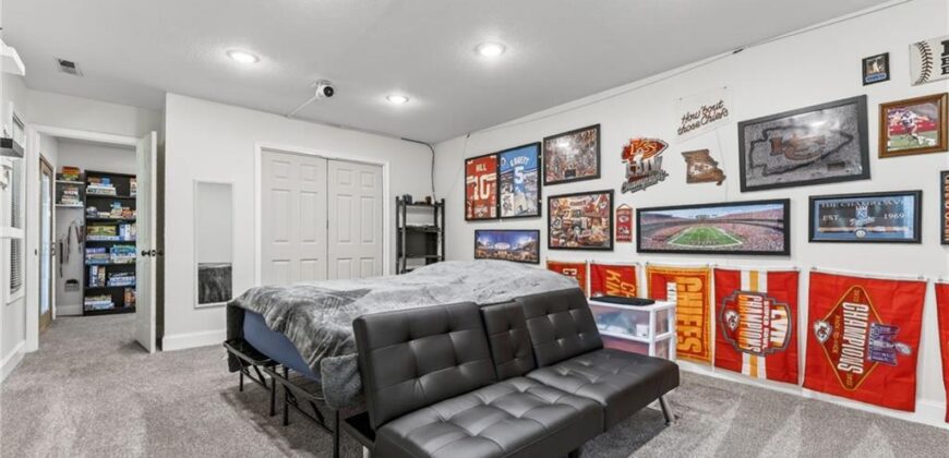 1808 NE 82nd Place, Kansas City, MO 64118