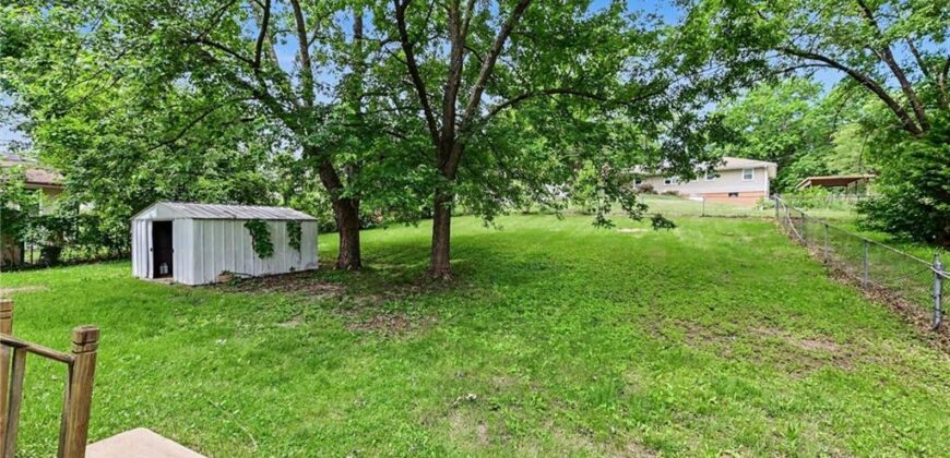 7420 N Main Street, Kansas City, MO 64118