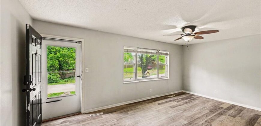 7420 N Main Street, Kansas City, MO 64118