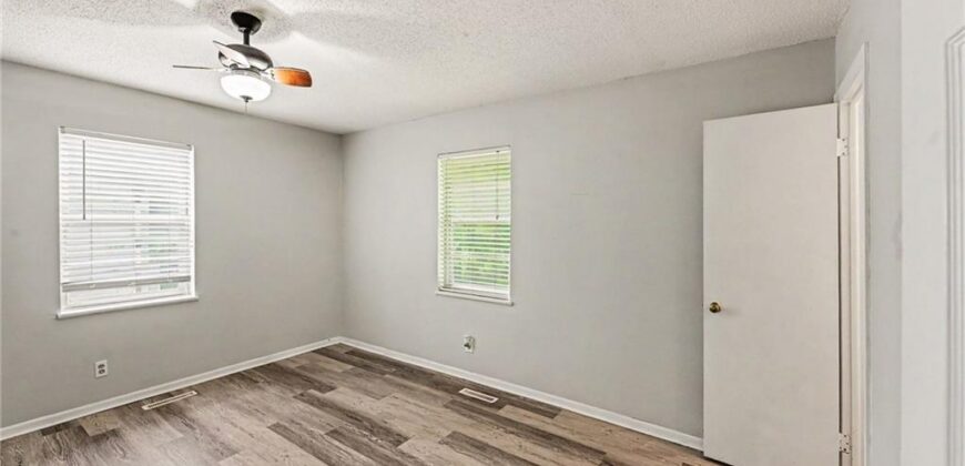 7420 N Main Street, Kansas City, MO 64118