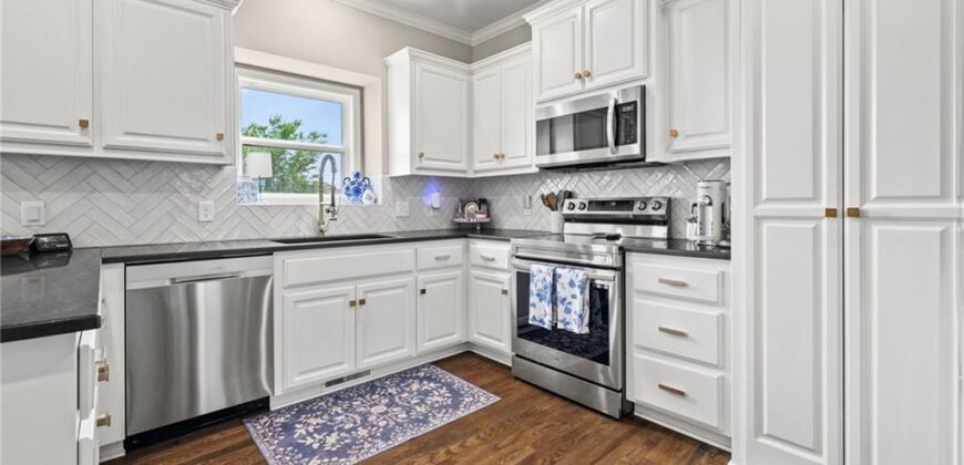 6025 NE 119th Street, Kansas City, MO 64156