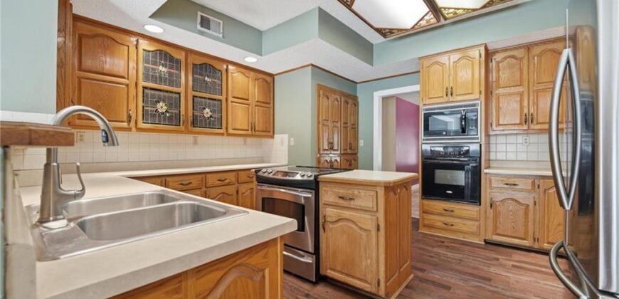 604 NW 64th Street, Kansas City, MO 64118