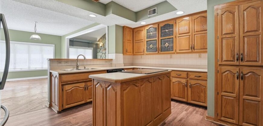 604 NW 64th Street, Kansas City, MO 64118