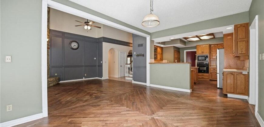 604 NW 64th Street, Kansas City, MO 64118
