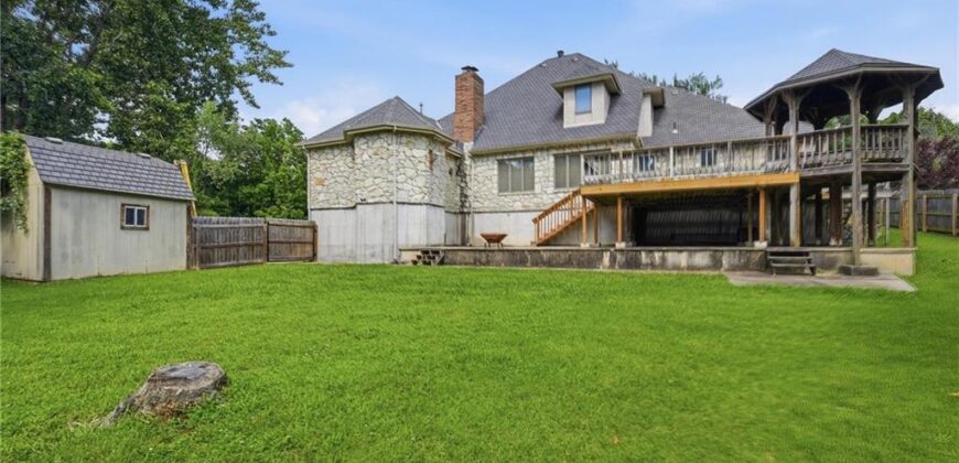 604 NW 64th Street, Kansas City, MO 64118