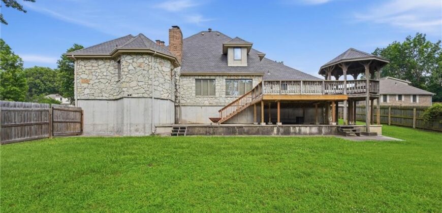 604 NW 64th Street, Kansas City, MO 64118
