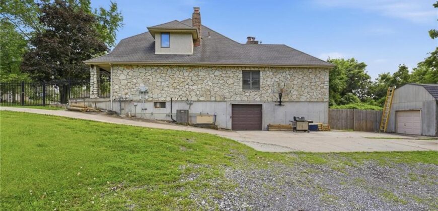 604 NW 64th Street, Kansas City, MO 64118