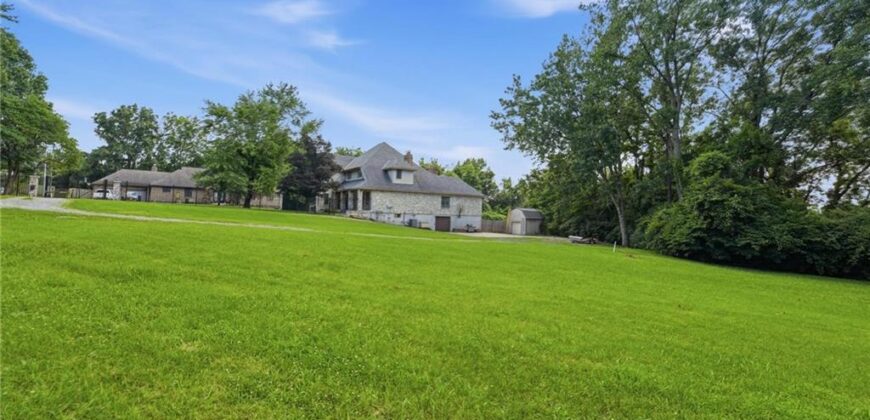 604 NW 64th Street, Kansas City, MO 64118