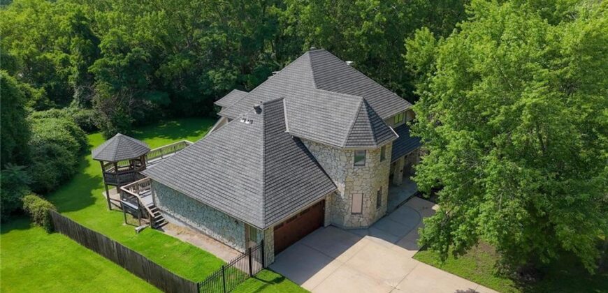 604 NW 64th Street, Kansas City, MO 64118